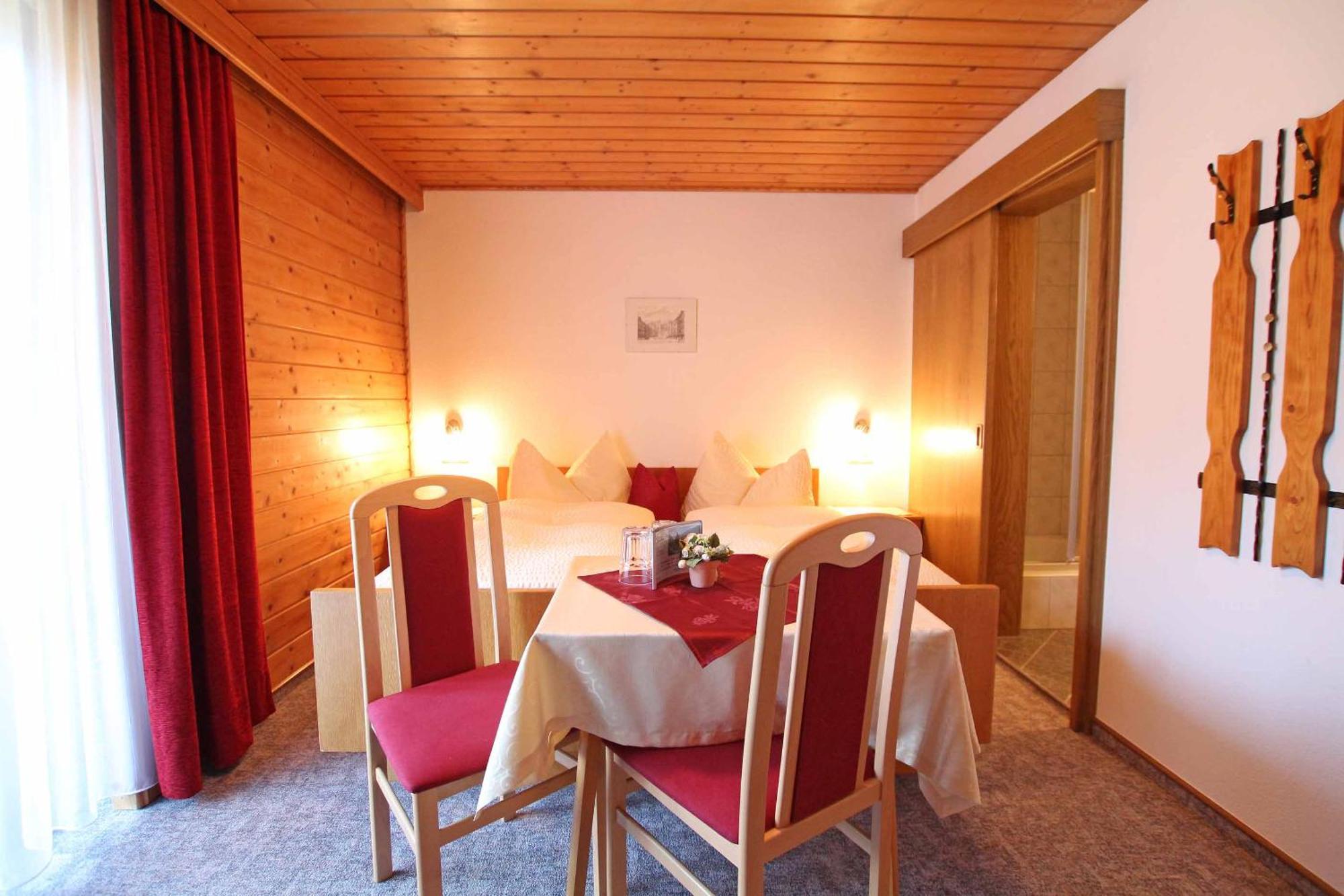 Pension Delacher Ried im Oberinntal Exterior photo